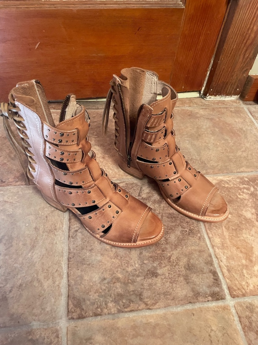 NWOT GHOST Boots by FREEBIRD  Sz 7 Natural - Picture 3 of 9